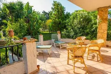 ツーリストアパートメント Villa Cifali   Santa Maria Del Focallo