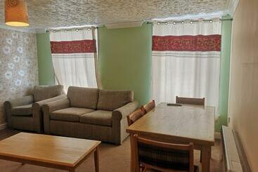 דירות לתיירים Spacious Entire Flat,1d