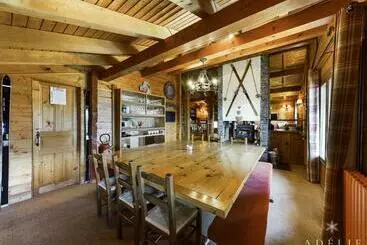ツーリストアパートメント Chalet Savoyard Pour 14 Pers Avec Cheminée Et Balcon à La Rosière   Fr 1 398 647