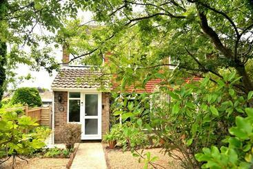 ツーリストアパートメント Cosy House, A Train Spotter S Delight!