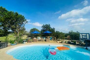 Turista apartmanok Cottage With Hot Tub And Pool Bandera, Tx