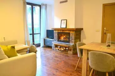Tourist flats Modern Apartament De Muntanya Amb Llar De Foc By Rural D àneu