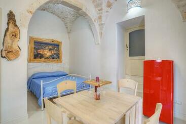 آپارتمان‌های توریست‌ها D House