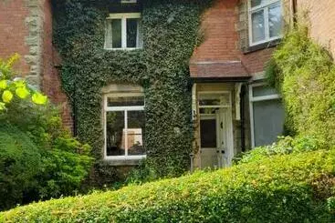 ツーリストアパートメント Fern Cottage