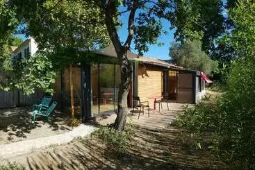 Turistihuoneistot Le Mazet Des Amants, Cabane En Bois Avec Jacuzzi Privatif