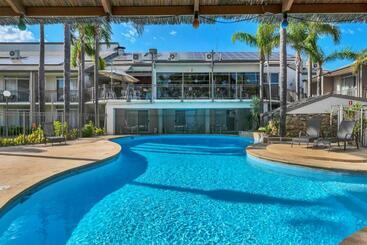 منتجع Mandurah Holiday Apartments