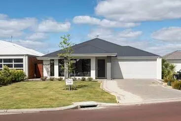 ツーリストアパートメント Cabot S Creche