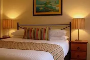 Hotel Flynns On Surf Beach Villas