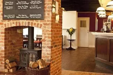 Отель Marsham Arms Inn