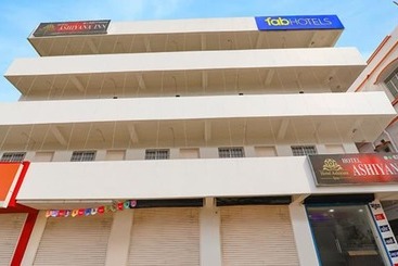 Hotel Fabexpress Ashiyana Inn