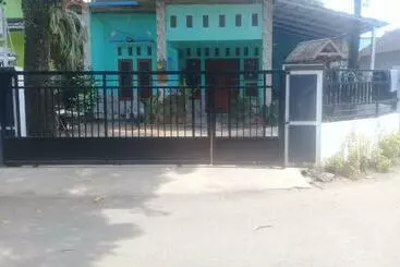 ツーリストアパートメント Putry Risky