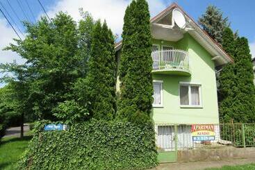 Zöld Apartmanház