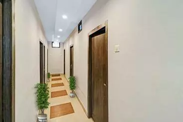 Hotel Oyo Flagship 90120  Shaurya