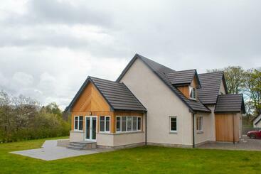 Turistlägenheter Braeside Family Home In Nethy Bridge