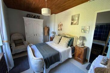 Bed and Breakfast Domaine Des Pruniers