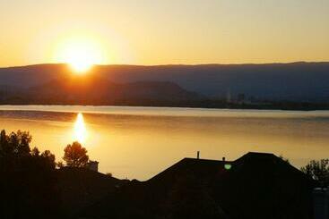 Bed & Breakfast Casa Grande Lakeview House