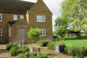 ベッドアンドブレックファースト Weston Hill Farm