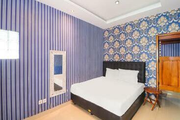 Hotel Collection O 91570 Melrose Homestay