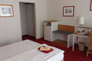 تختخواب و صبحانه Pension Zeitlos