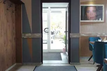 Отель Achilleon Iii