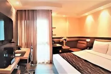 ホテル Amora Neoluxe Suites