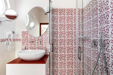 آپارتمان‌های توریست‌ها Don Leonardo   Pool And Wellness