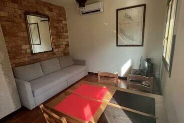 Turistlägenheter The Almond Tree