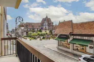 ツーリストアパートメント Les Cigognes   Deux Pièces   Deauville Centre