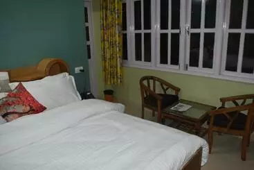 تختخواب و صبحانه Prairie Lodge
