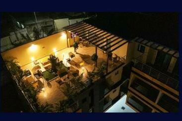 هتل Abidjan Luxury Residence