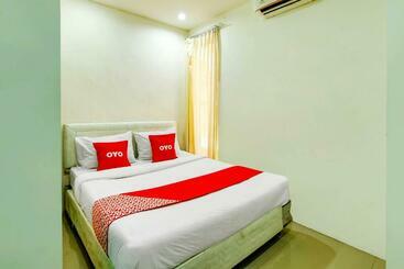 Отель Oyo 91240 Jogja Amazon Green 2