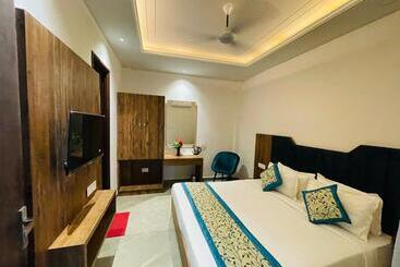 Dream Town By Cozy Hotels & Resorts