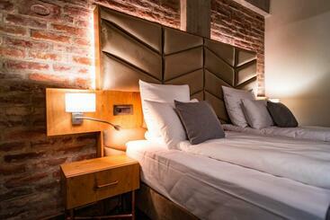 בית מלון כפרי Mustang Boutique Rooms