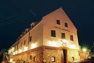 酒店 Koníček