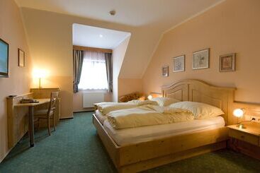 Wellness Hotel Zlatá Lípa