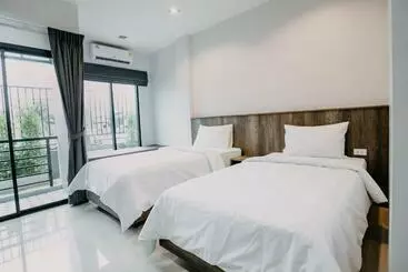 アパートホテル De Piraya Residence