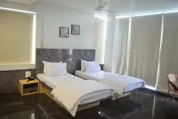 Hotelli O2 , Sangli