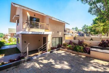 Turistlägenheter Stayvista S Stars & Boulevards With Kids Zone, Gazebo Lawn, Stargazing Glass Ceiling, Indoor Activit