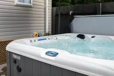 ツーリストアパートメント Woodside Hot Tub Retreat