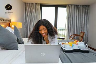 فندق Granada L Amitié