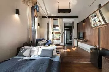 Hotel Humz Canal Stay