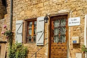 ツーリストアパートメント Le Gîte Des Remparts