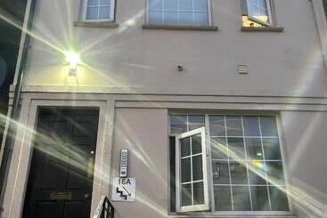 Appartements touristiques Luton Short Term Lets Cardiff Road