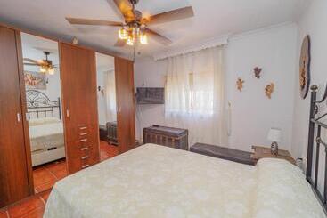 شقق خاصة سياحية Cubo S Villa Mariposa Cartama