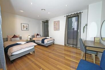 דירות לתיירים Luxury 7brm Entire House Lakeview Blackswans Wifi Bbq Resort