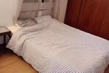 ツーリストアパートメント Appartement Proche De La Gare