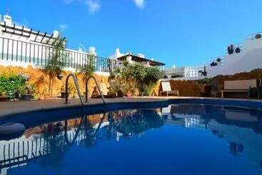 ペンション Coco Surfhouse   Coworking Coliving