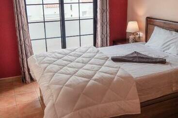 פנסיון Coco Surfhouse   Coworking Coliving