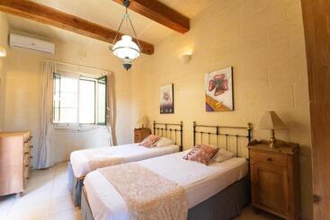 آپارتمانهای توریستها Razzett Ziffa