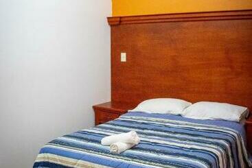 Отель Plazalanda